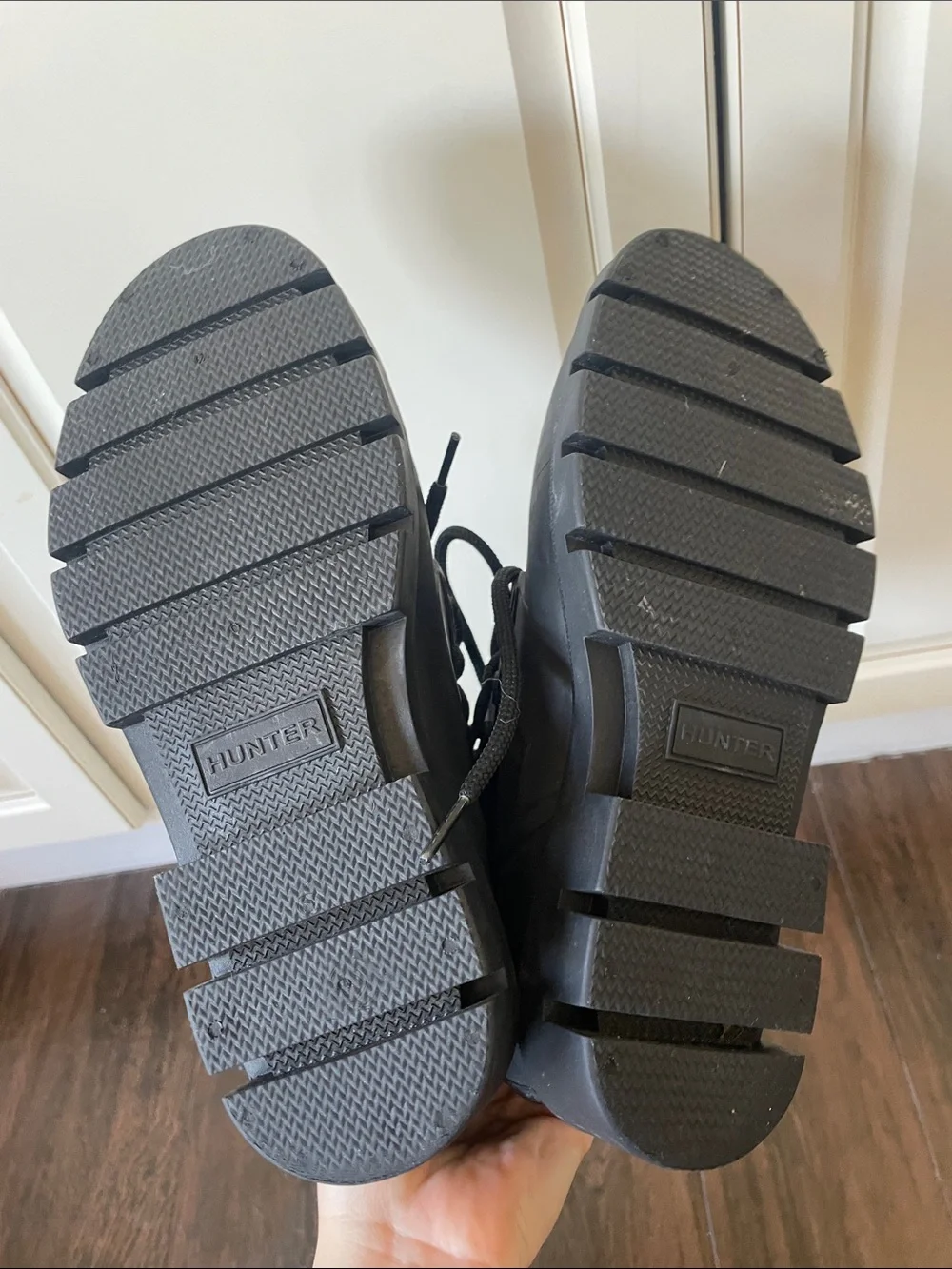 LIKE NEW HUNTER Diana Boots!